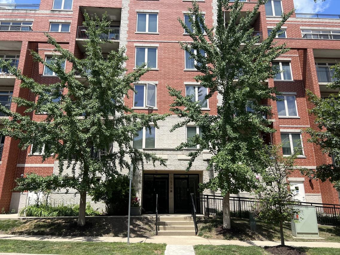 1670 Mill St. #407, Des Plaines, IL 60016