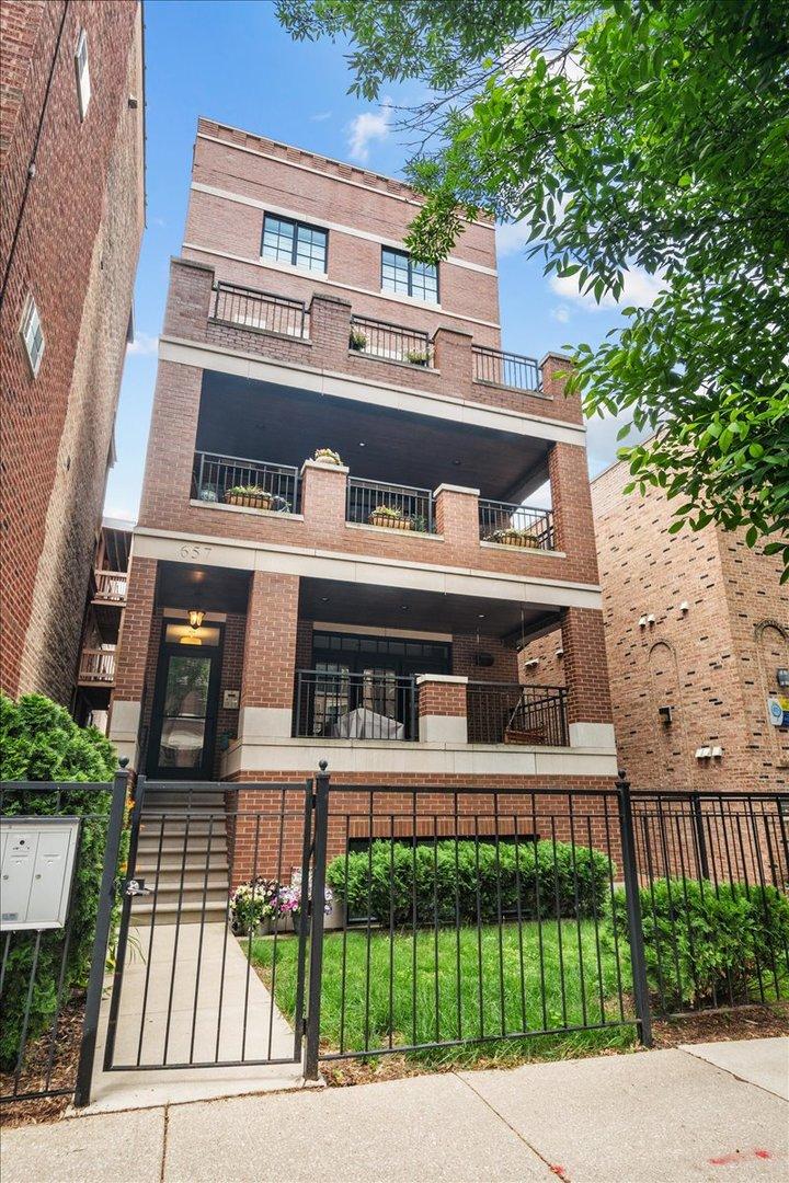 657 W Melrose St. #2, Chicago, IL 60657