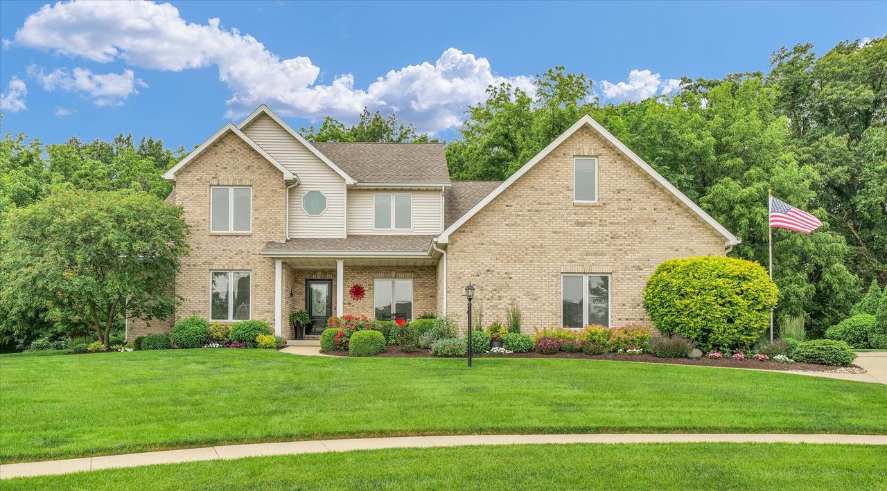6 Illini Ct., Monticello, IL 61856