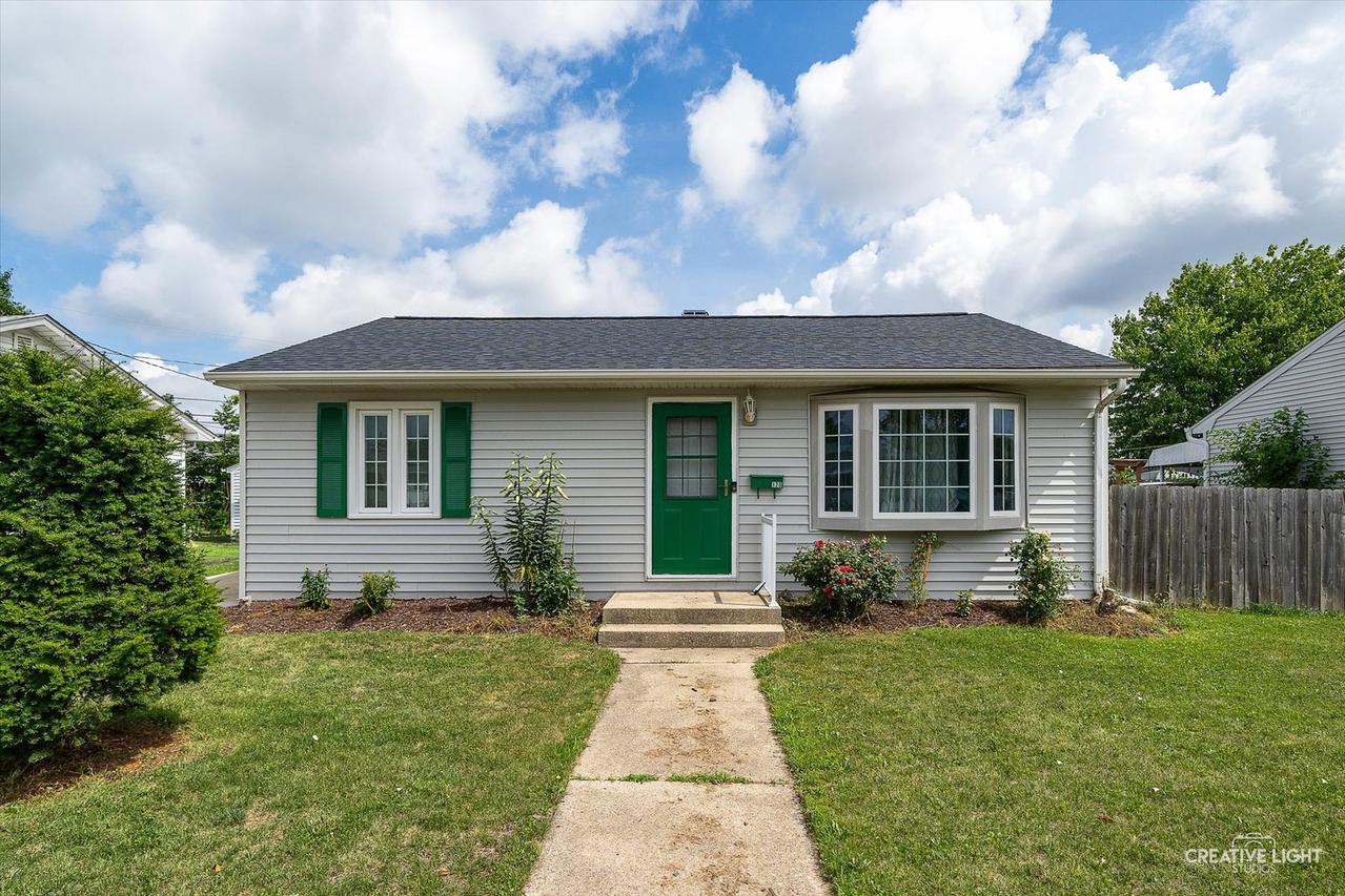 120 Riverside Dr., Montgomery, IL 60538