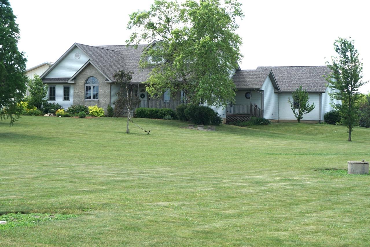 11348 E 9000n Rd., Grant Park, IL 60940