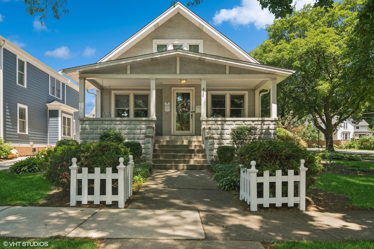 300 W Fremont St., Arlington Heights, IL 60004