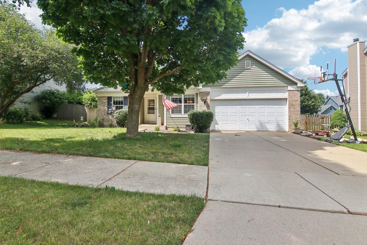 84 Arbor Ave., Sugar Grove, IL 60554