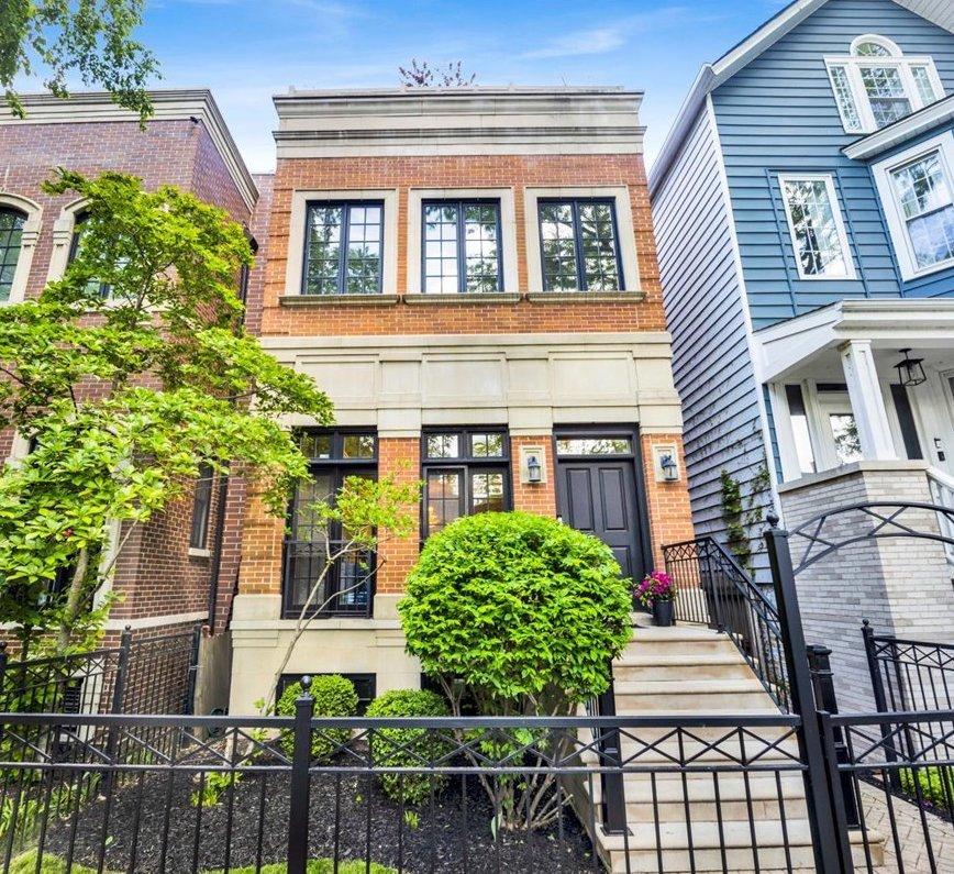 1332 W Wellington Ave., Chicago, IL 60657