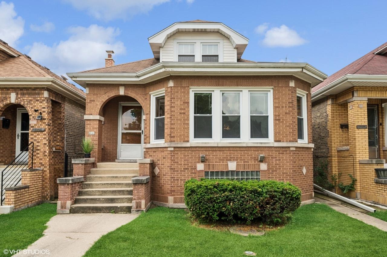 6111 W Barry Ave., Chicago, IL 60634