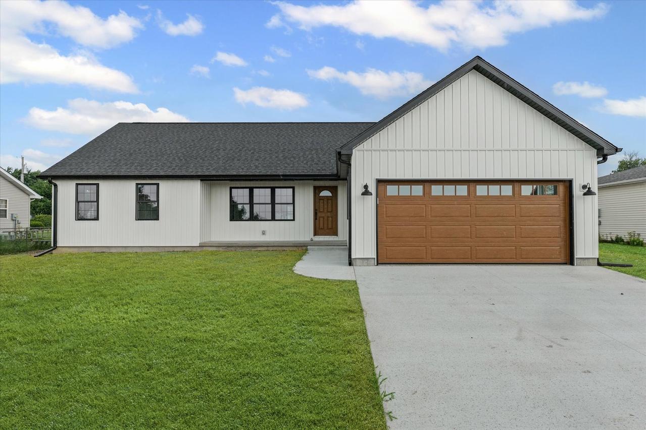 423 E Meuser Dr., Paxton, IL 60957