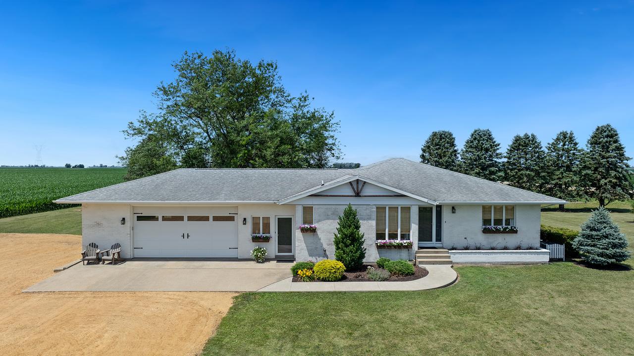 1195 Atkinson Rd., Harmon, IL 61042
