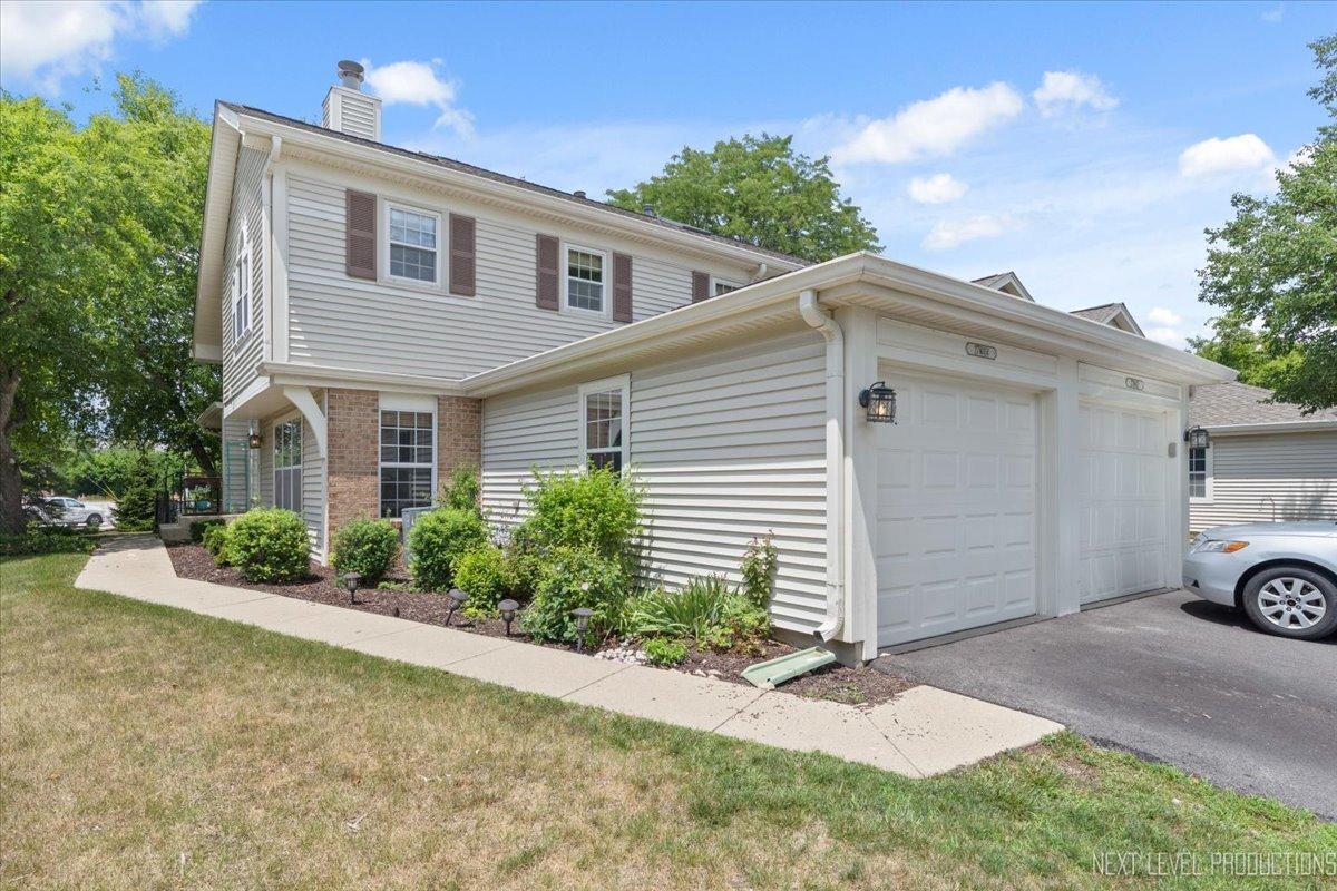 27W414 Melrose Ln., Winfield, IL 60190