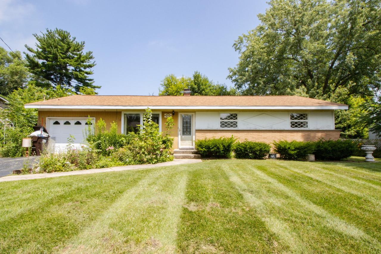 5414 May Ave., Richmond, IL 60071