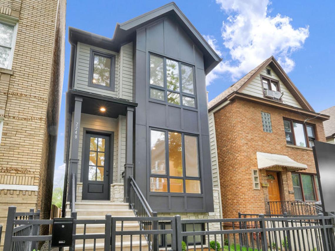 2248 W Ainslie St., Chicago, IL 60625