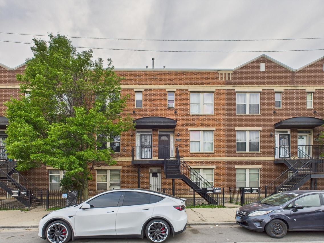 738 S Kedzie Ave. #3, Chicago, IL 60612