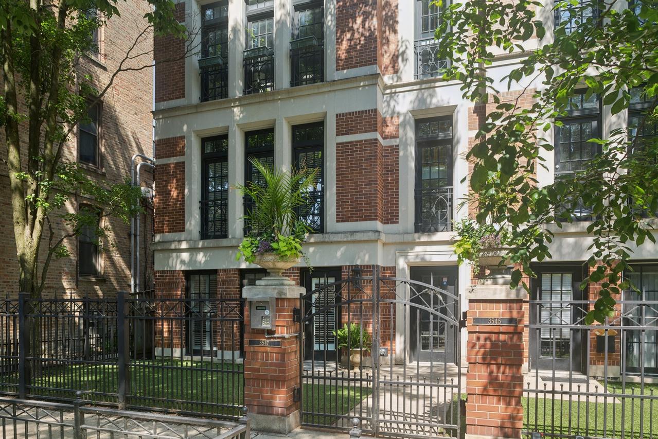 3547 N Fremont St. #1N, Chicago, IL 60657