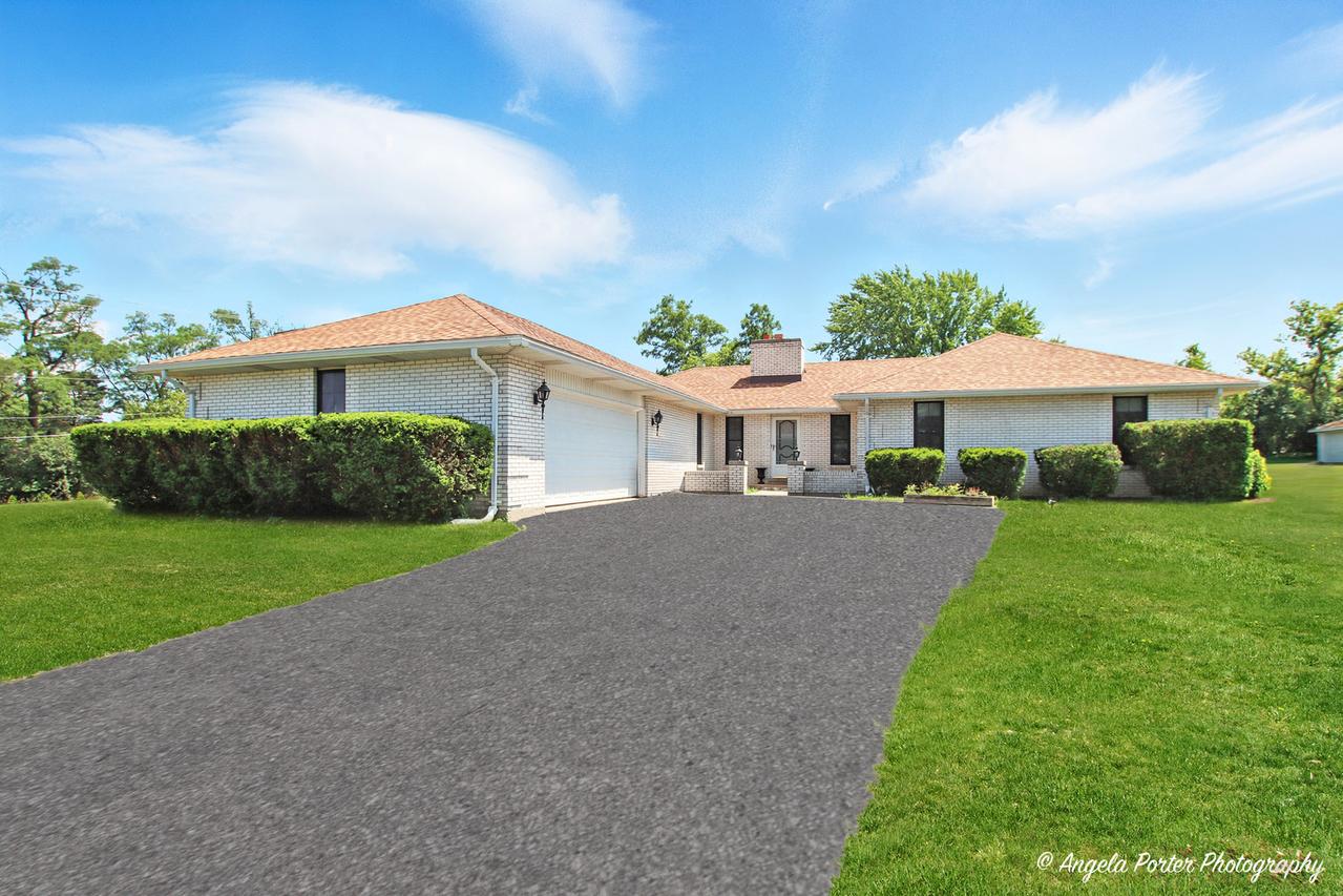 22039 W North Ave., Antioch, IL 60002