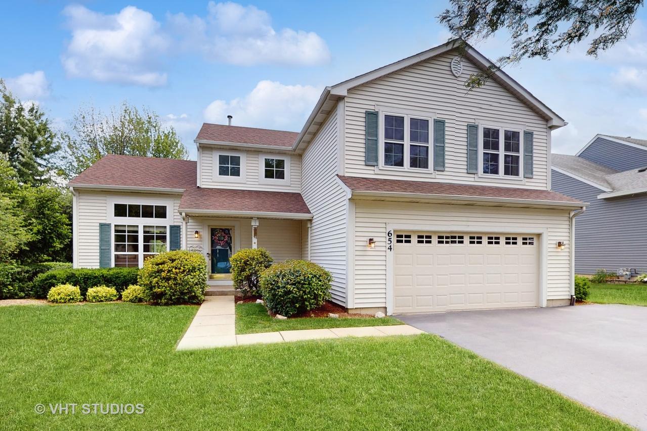 654 Linden Dr., Carol Stream, IL 60188