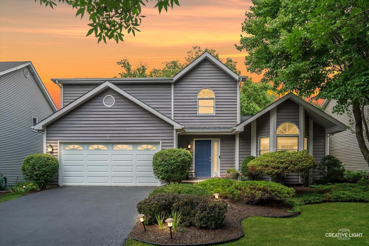 567 Roxbury Dr., Naperville, IL 60565