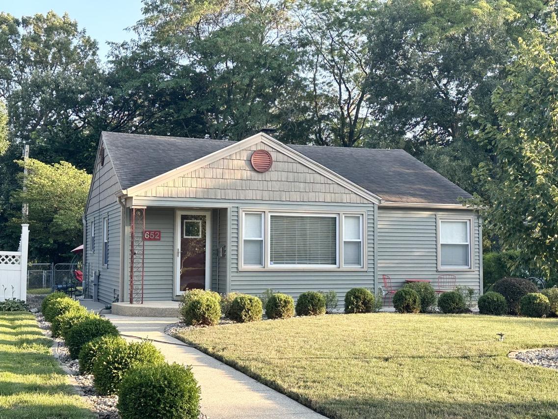 652 Beckman Dr., Kankakee, IL 60901