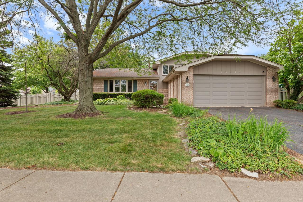 13635 W Ironwood Cir., Homer Glen, IL 60491