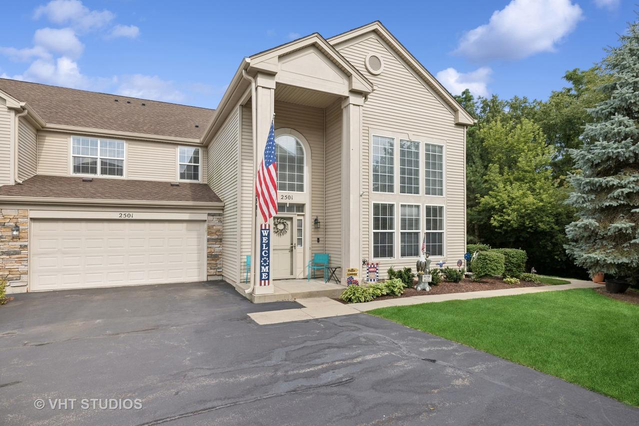 2501 Oak Dr., West Dundee, IL 60118