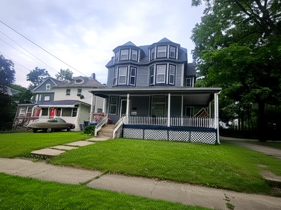 723 N County St., Waukegan, IL 60085
