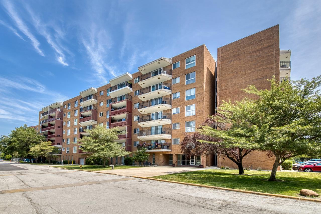 300 Park Ave. #639, Calumet City, IL 60409