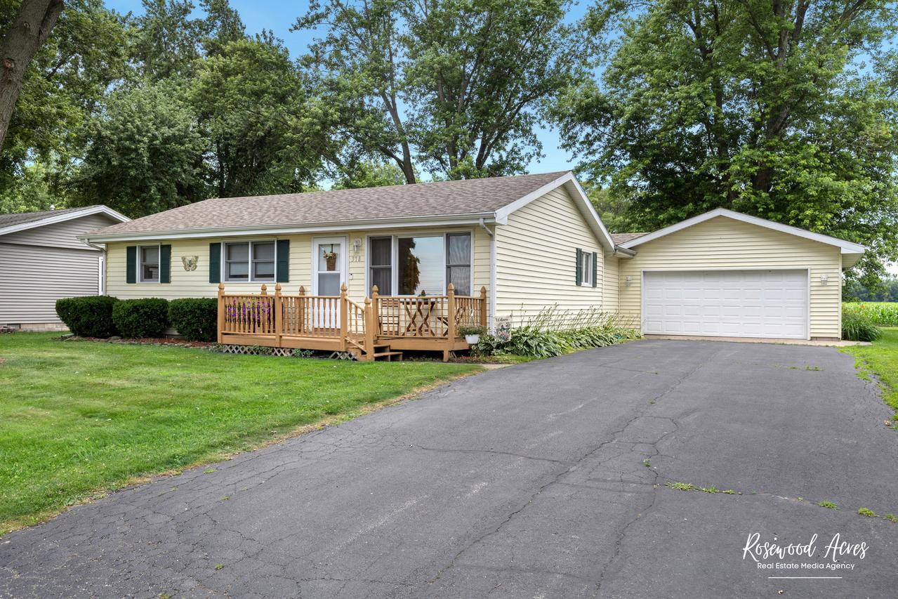 378 S Barbara Dr., Kankakee, IL 60901