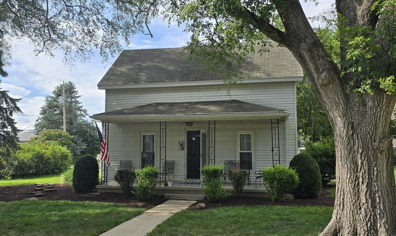 108 E Center St., Seymour, IL 61875