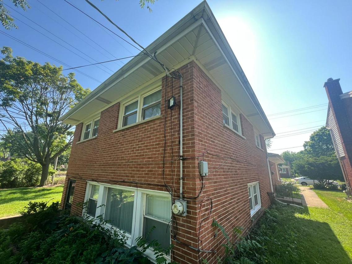 7801 E Prairie Rd., Skokie, IL 60076