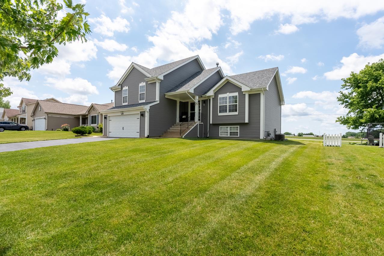 5006 Keri Dr., Loves Park, IL 61111