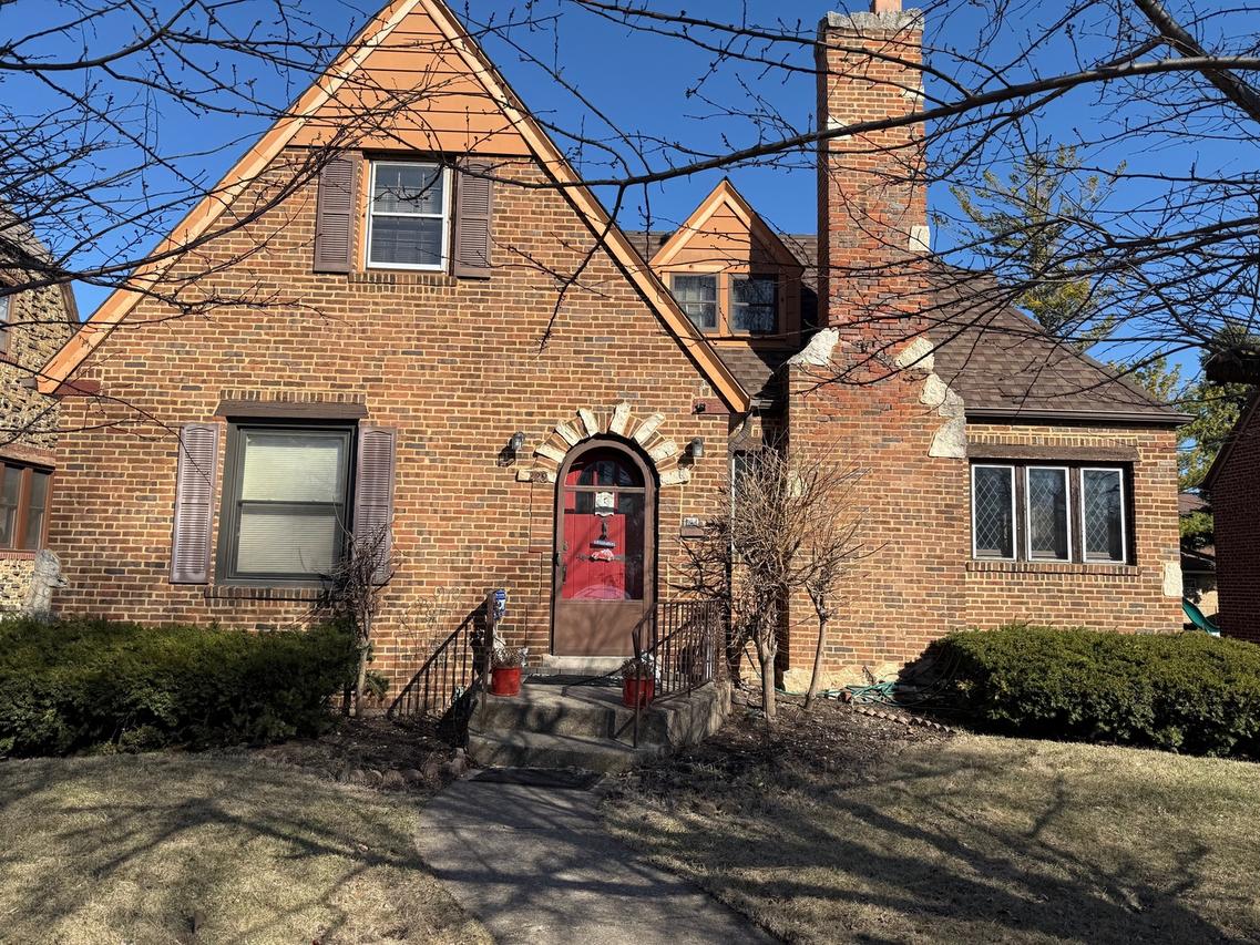 229 East Ave., Park Ridge, IL 60068