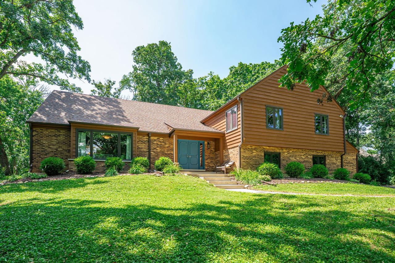 1313 Chatham Ln., Woodstock, IL 60098