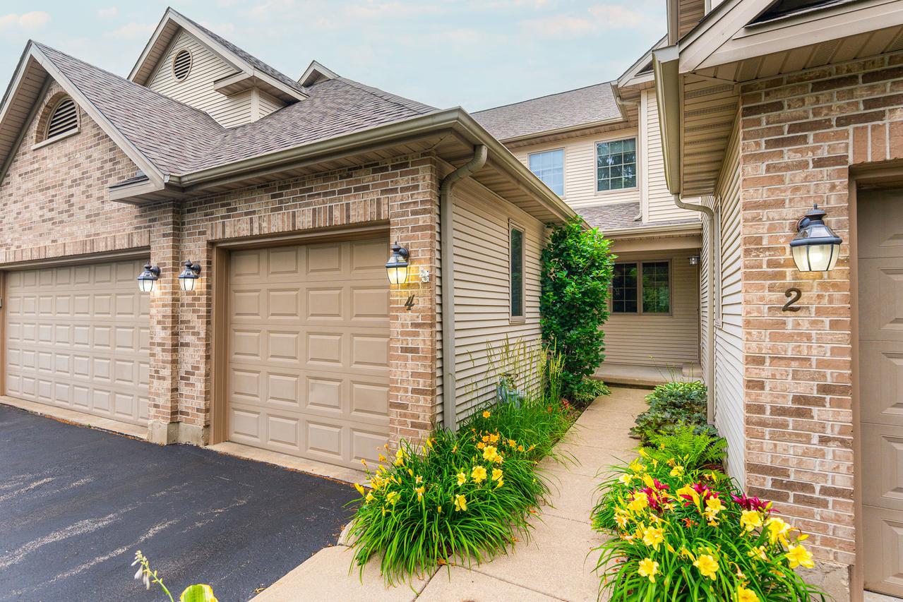 4 Meadow Tr., Dekalb, IL 60115