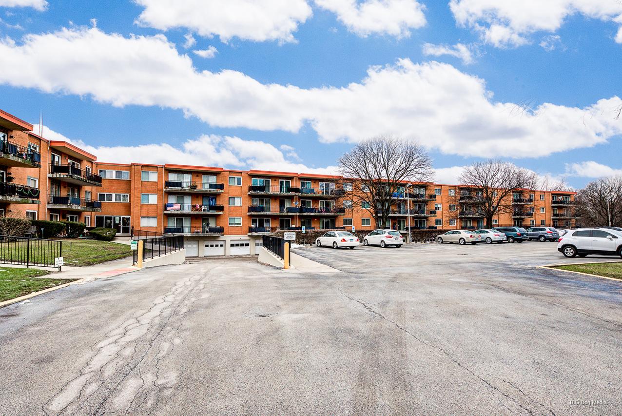 940 Holbrook Rd. #33B, Homewood, IL 60430