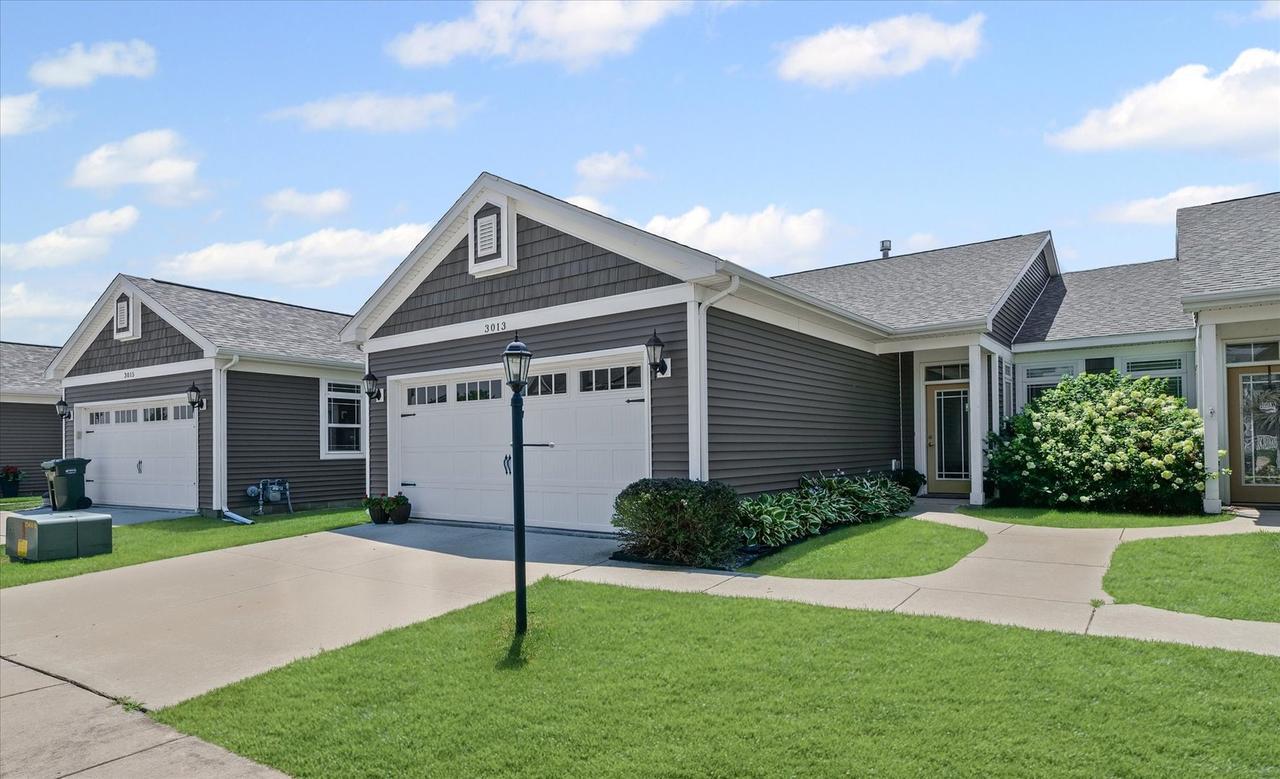 3013 E Stillwater Landing, Urbana, IL 61802