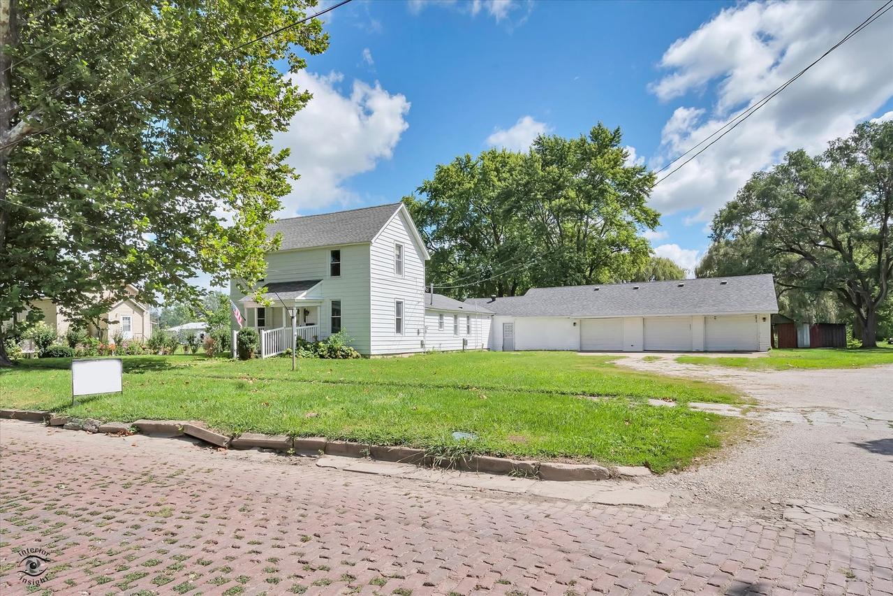 325 S Evergreen St., Onarga, IL 60955