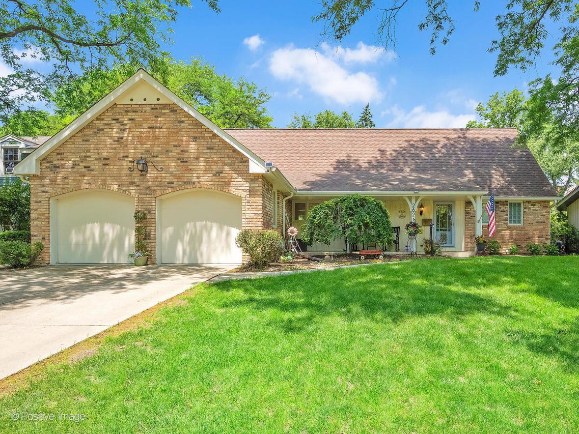 262 Sheffield Ln., Glen Ellyn, IL 60137