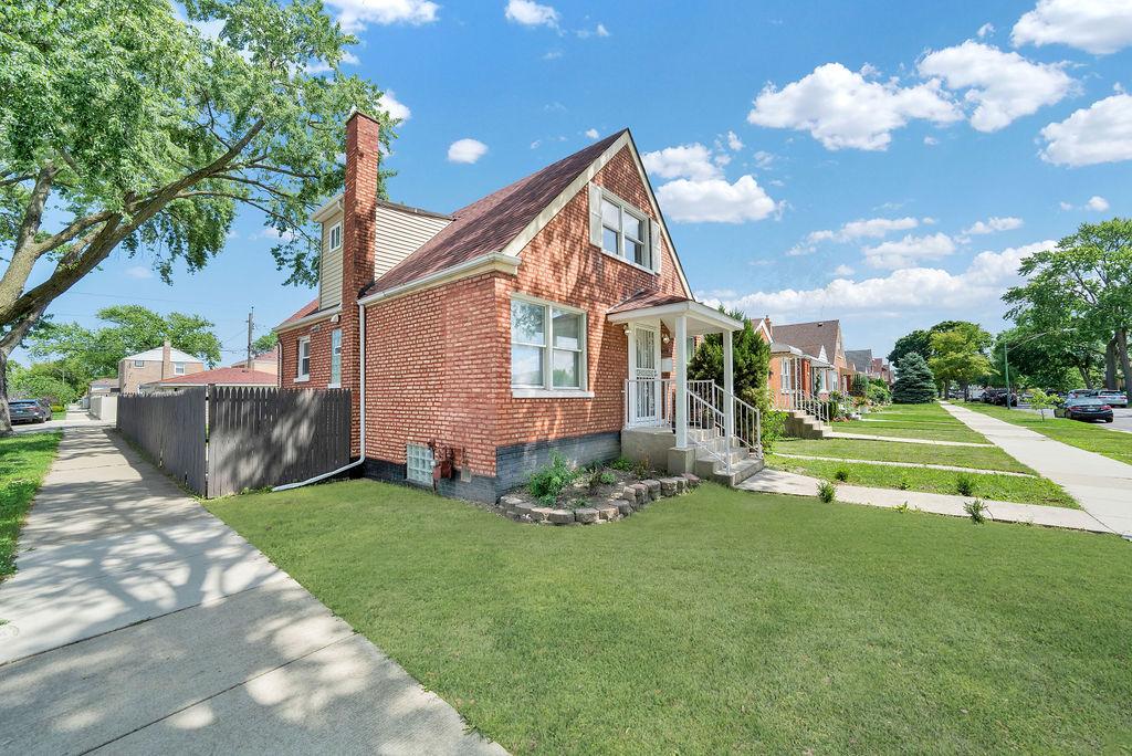 5301 S Hamlin Ave., Chicago, IL 60632