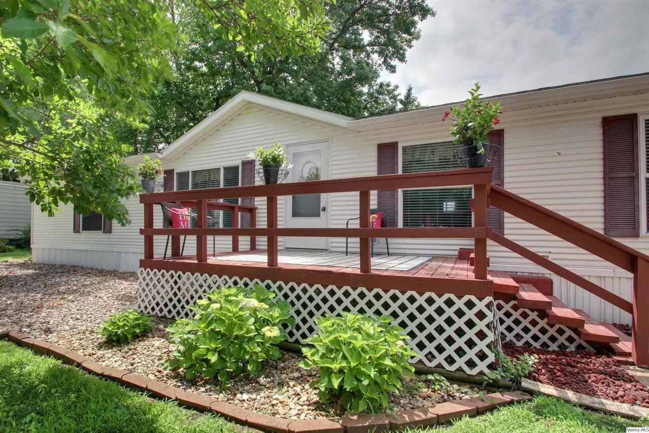 2218 Ennis Ln., Quincy, IL 62305