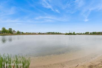 970 Harris Rd. #33, Grayslake, IL 60030