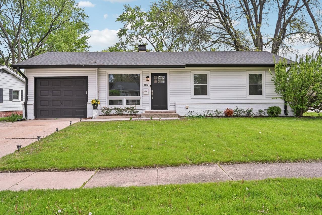 700 Delphia Ave., Elk Grove Village, IL 60007