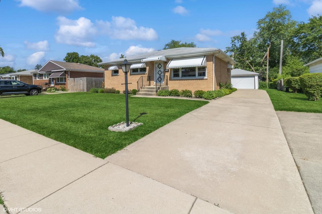 1205 S Busse Rd., Mount Prospect, IL 60056