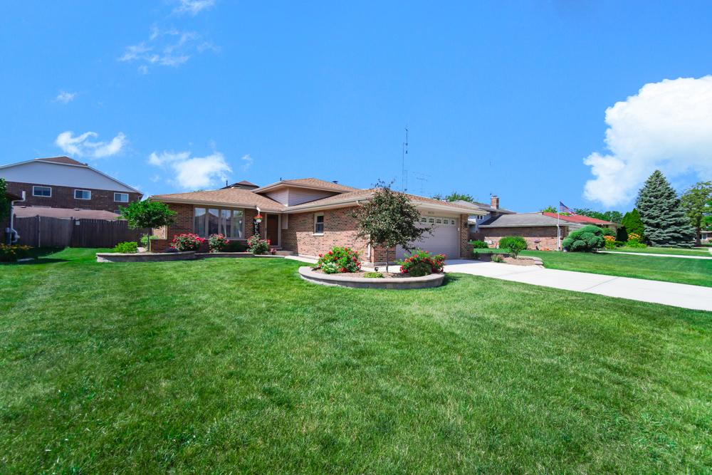 8123 Tudor Ln., Tinley Park, IL 60477