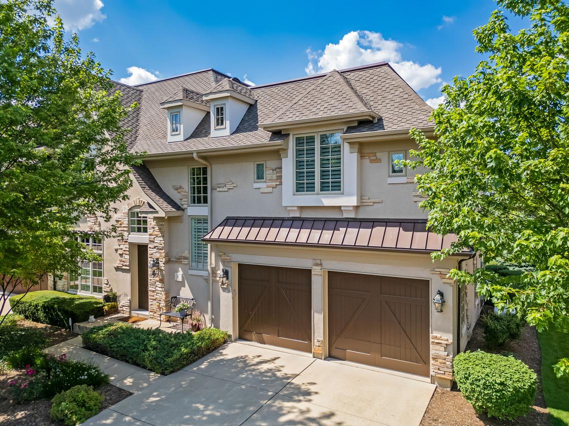 8 Willowcrest Dr., Oak Brook, IL 60523