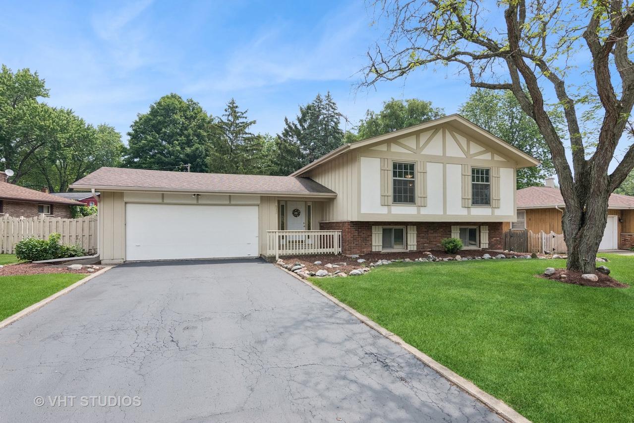 513 James Ct., Algonquin, IL 60102