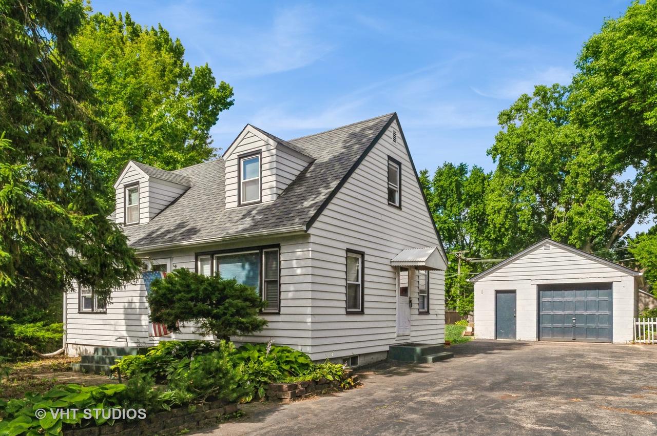20 N Rohlwing Rd., Palatine, IL 60074