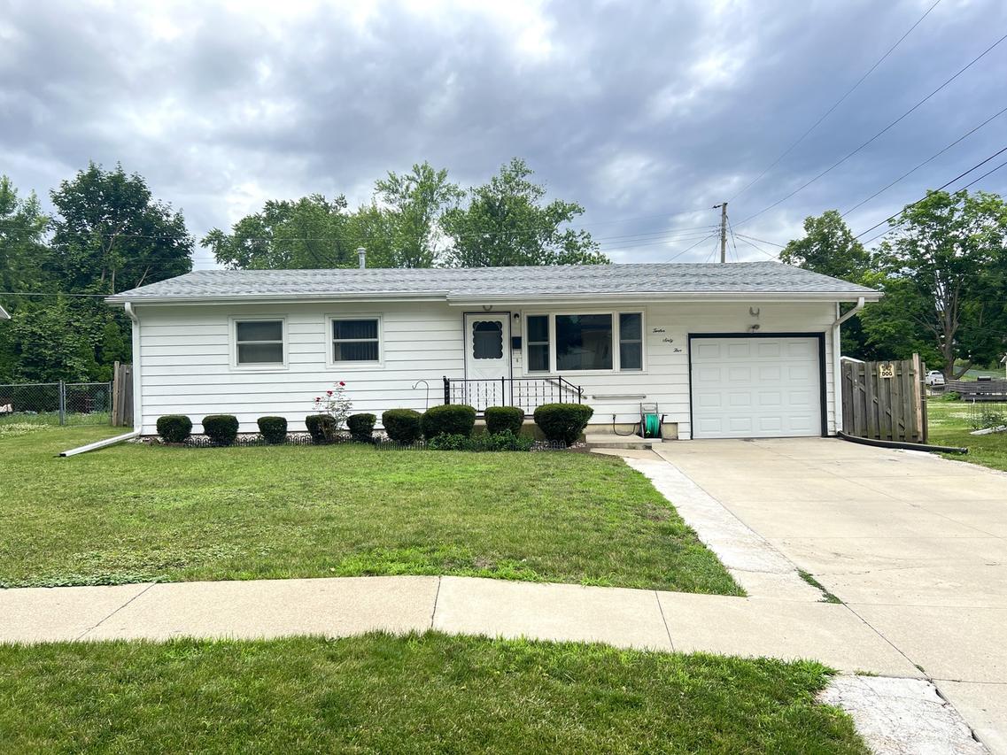 1265 Hillcrest Ln., Freeport, IL 61032