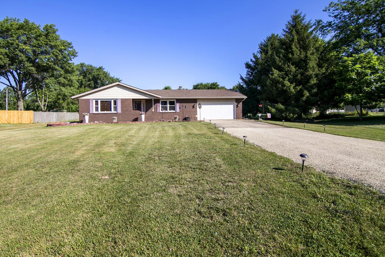 1005 Paul Dr., St. Anne, IL 60964