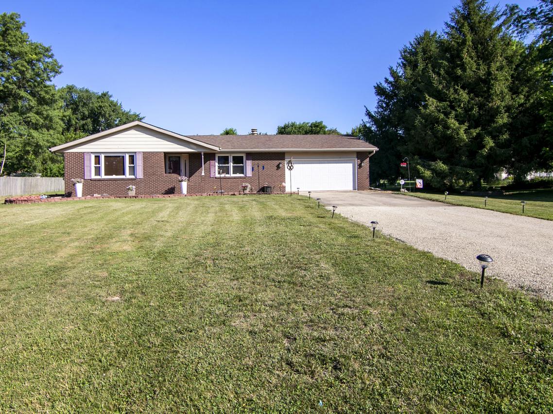 1005 Paul Dr., St. Anne, IL 60964