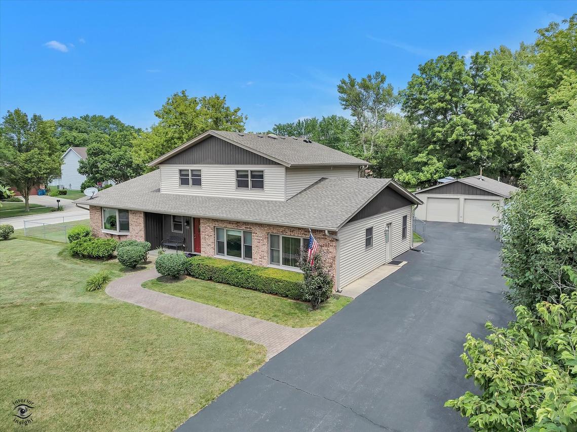 5701 Walnut Ave., Downers Grove, IL 60516