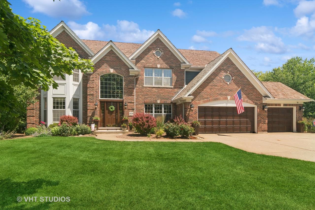 926 Lakewood Dr., Barrington, IL 60010