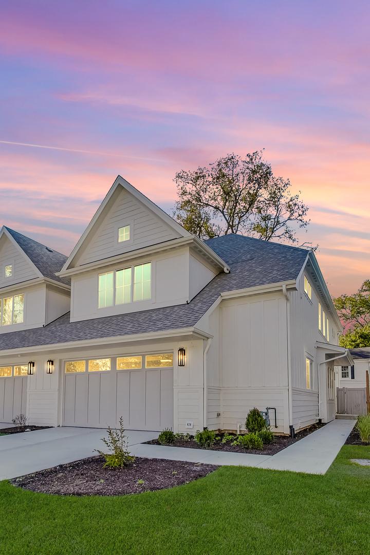 828 E Franklin Ave., Naperville, IL 60540